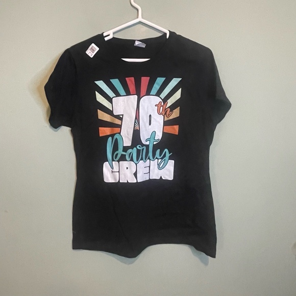 NWT Womens 70th Party Crew Birthday Celebrate Retro Graphic T-Shirt Black Large - Picture 1 of 6